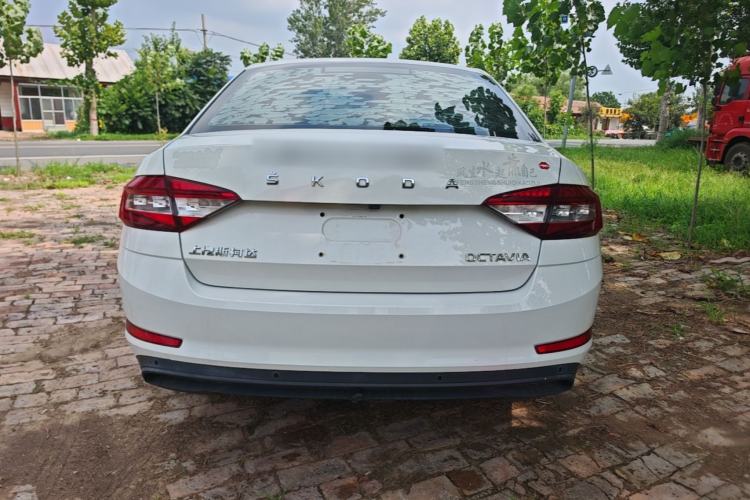 Used Skoda Octavia 2019 1.5L Automatic SmartDrive Comfort Edition China VI Standard Rear