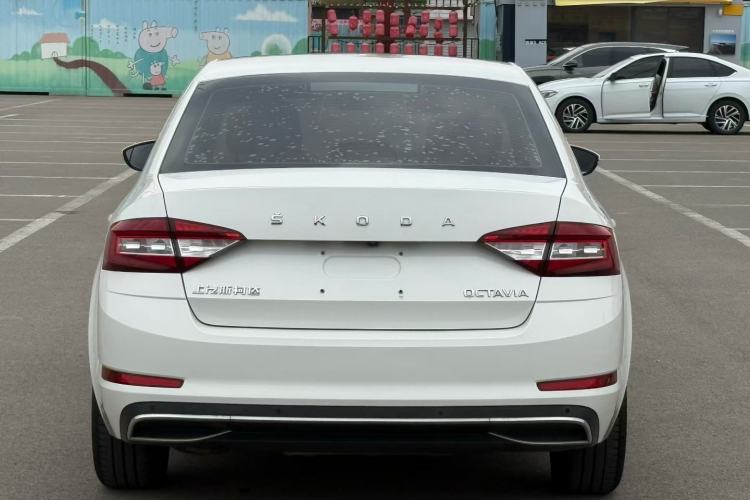 Used Skoda Octavia 2019 1.5L Automatic Smart Drive Luxury Edition China V Standard Rear