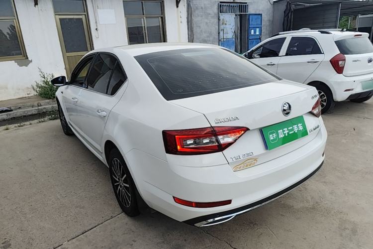 Used Skoda Octavia 2019 TSI230 DSG Luxury Edition Rear Left 45 Deg