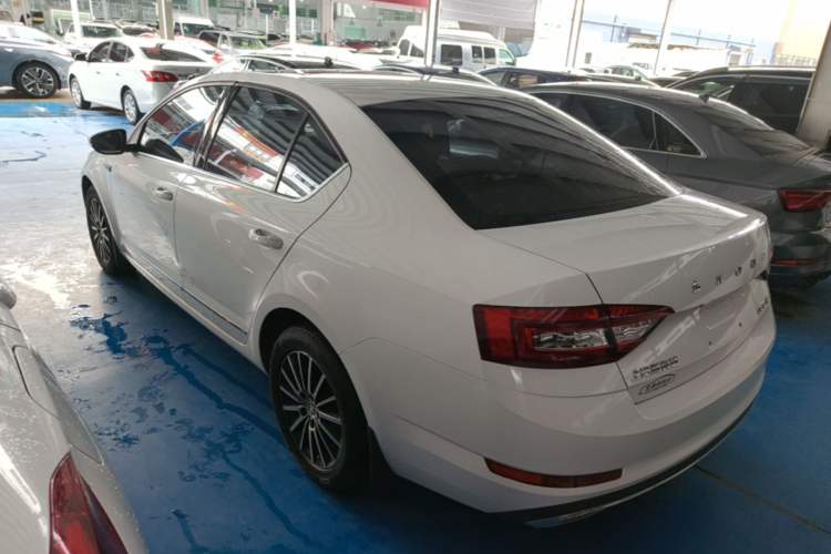 Used Skoda Octavia 2019 1.5L Automatic Smart Drive Luxury Edition China V Standard Rear Left 45 Deg