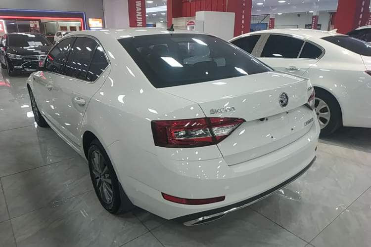 Used Skoda Octavia 2019 1.5L Automatic Comfort Edition Rear Left 45 Deg