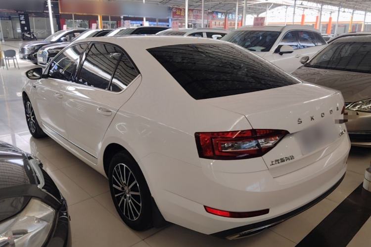 Used Skoda Octavia 2019 1.5L Automatic Smart Drive Luxury Edition China VI Standard Rear Left 45 Deg