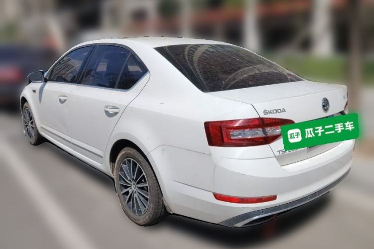 Used Skoda Octavia 2019 TSI230 DSG Luxury Edition Rear Left 45 Deg