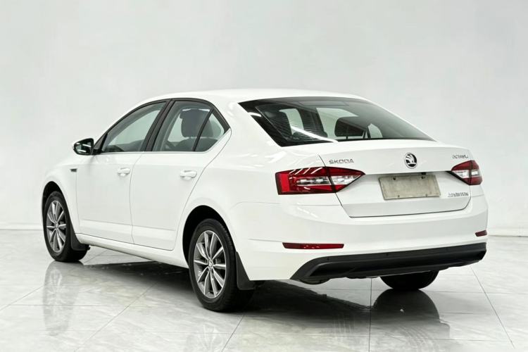 Used Skoda Octavia 2019 1.5L Automatic Comfort Edition Rear Left 45 Deg