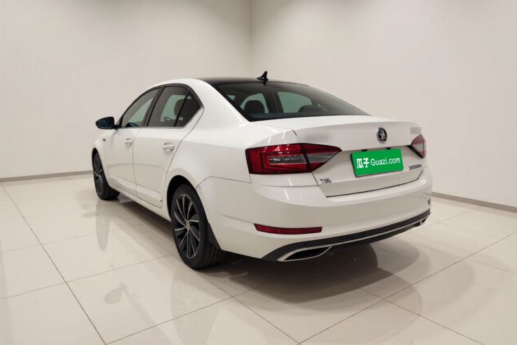 Used Skoda Octavia 2019 TSI280 DSG Luxury Edition Rear Left 45 Deg