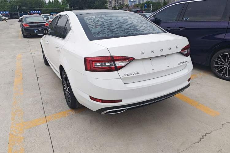 Used Skoda Octavia 2019 1.5L Automatic Smart Drive Luxury Edition China VI Standard Rear Left 45 Deg