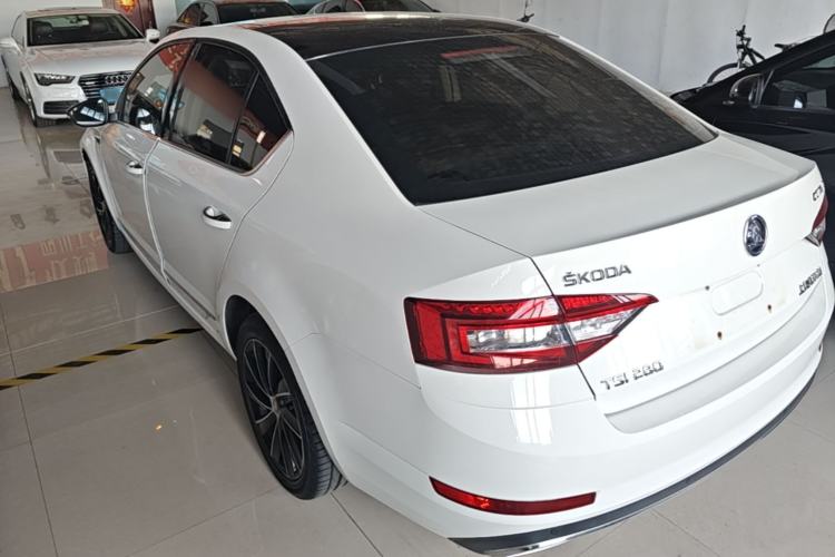 Used Skoda Octavia 2019 TSI280 DSG Luxury Edition Rear Left 45 Deg