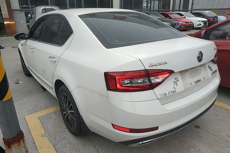 Used Skoda Octavia 2019 TSI230 DSG Luxury Edition Rear Left 45 Deg