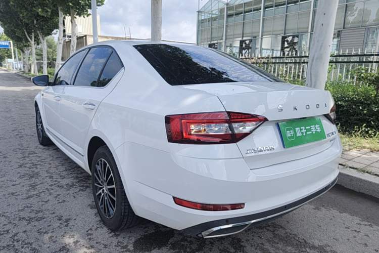 Used Skoda Octavia 2019 TSI230 DSG SmartDrive Luxury Edition China VI Rear Left 45 Deg