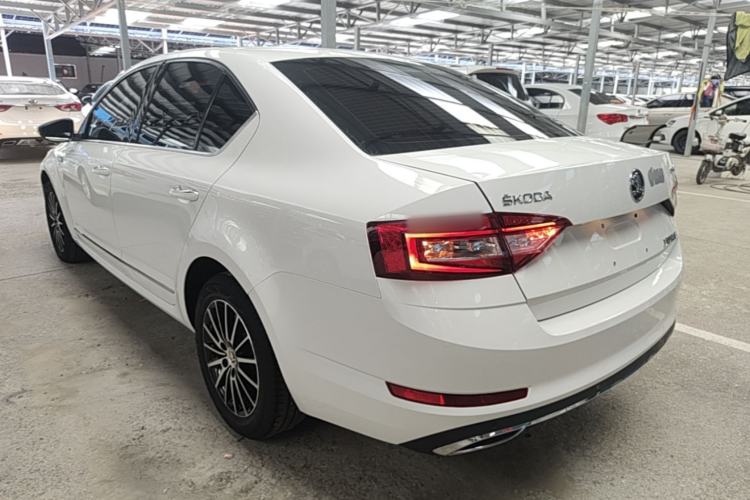 Used Skoda Octavia 2019 1.5L Automatic Luxury Edition Rear Left 45 Deg