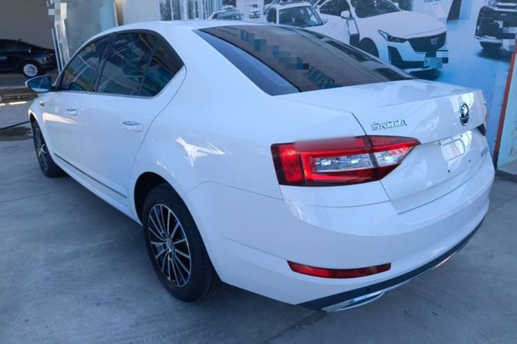 Used Skoda Octavia 2019 TSI230 DSG Luxury Edition Rear Left 45 Deg
