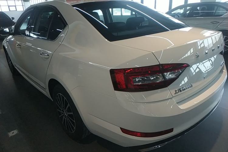 Used Skoda Octavia 2019 1.5L Automatic Smart Drive Luxury Edition China VI Standard Rear Left 45 Deg