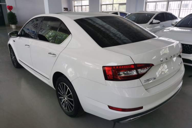 Used Skoda Octavia 2019 1.5L Automatic Smart Drive Luxury Edition China VI Standard Rear Left 45 Deg