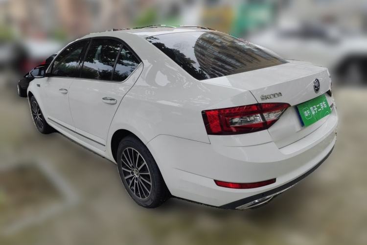 Used Skoda Octavia 2019 TSI230 DSG Luxury Edition Rear Left 45 Deg