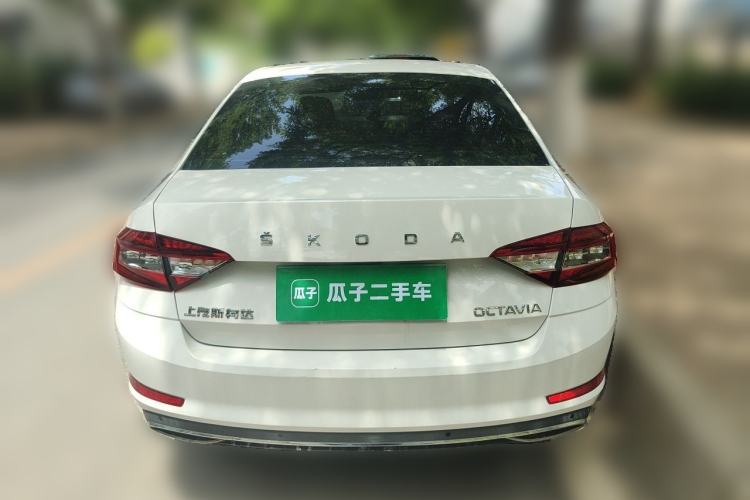 Used Skoda Octavia 2019 1.5L Automatic Smart Drive Luxury Edition China VI Standard Rear