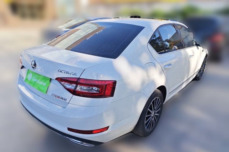 Used Skoda Octavia 2019 TSI230 DSG Luxury Edition Rear Right 45 Deg