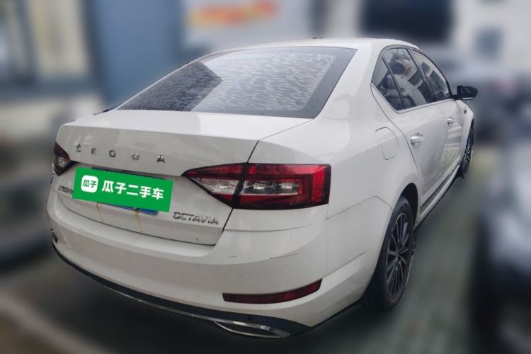 Used Skoda Octavia 2019 1.5L Automatic Smart Drive Luxury Edition China VI Standard Rear Right 45 Deg