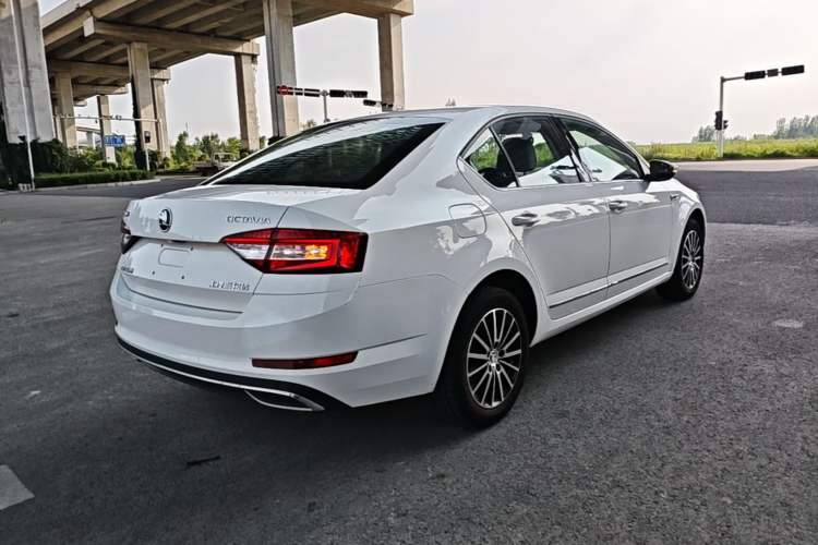 Used Skoda Octavia 2019 TSI230 DSG Luxury Edition Rear Right 45 Deg