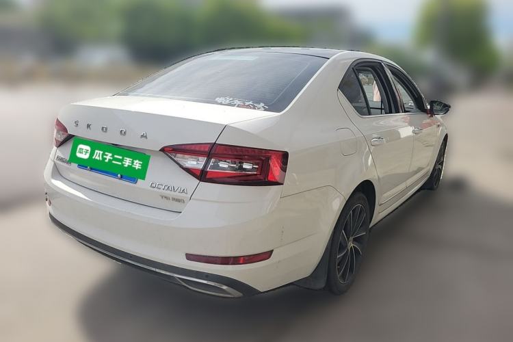 Used Skoda Octavia 2019 TSI280 DSG SmartDrive Luxury Edition China VI Rear Right 45 Deg