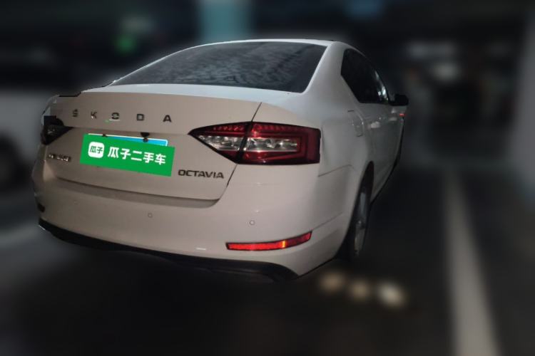 Used Skoda Octavia 2019 1.5L Manual Standard Edition China VI Rear Right 45 Deg