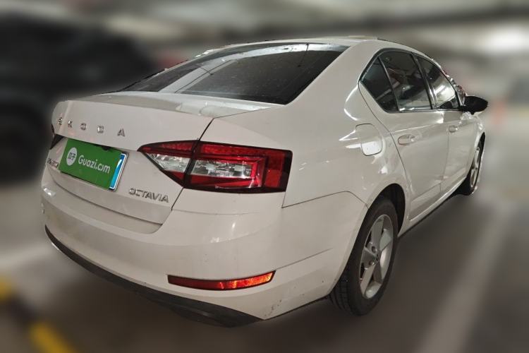 Used Skoda Octavia 2019 1.5L Manual Standard Edition China VI Rear Right 45 Deg