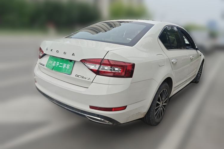 Used Skoda Octavia 2019 1.5L Automatic Smart Drive Luxury Edition China VI Standard Rear Right 45 Deg