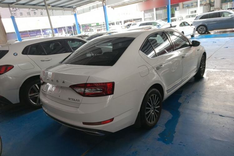 Used Skoda Octavia 2019 1.5L Automatic Smart Drive Luxury Edition China V Standard Rear Right 45 Deg