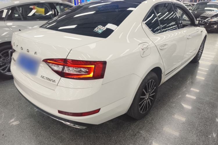 Used Skoda Octavia 2019 1.5L Automatic Smart Drive Luxury Edition China V Standard Rear Right 45 Deg