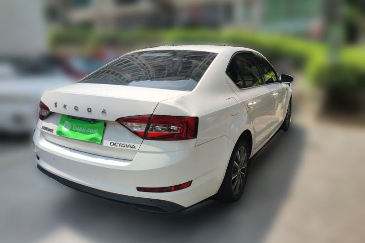 Used Skoda Octavia 2019 1.5L Automatic SmartDrive Comfort Edition China VI Standard Rear Right 45 Deg