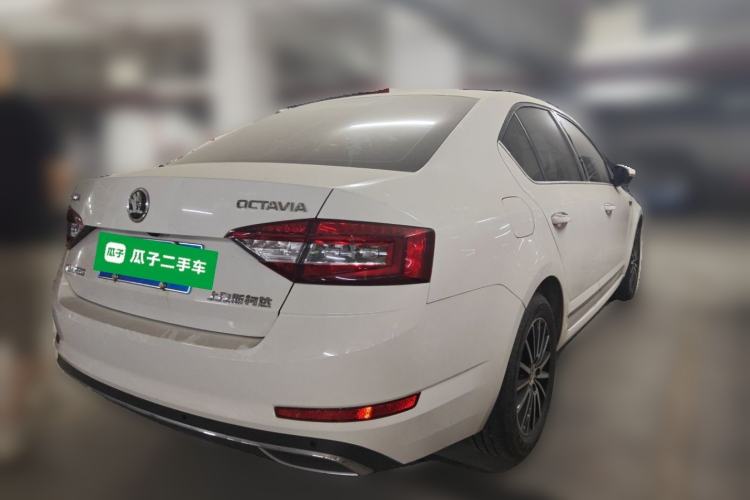 Used Skoda Octavia 2019 TSI230 DSG Luxury Edition Rear Right 45 Deg