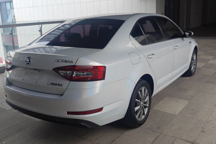 Used Skoda Octavia 2019 TSI230 DSG SmartDrive Comfort Edition China V Standard Rear Right 45 Deg