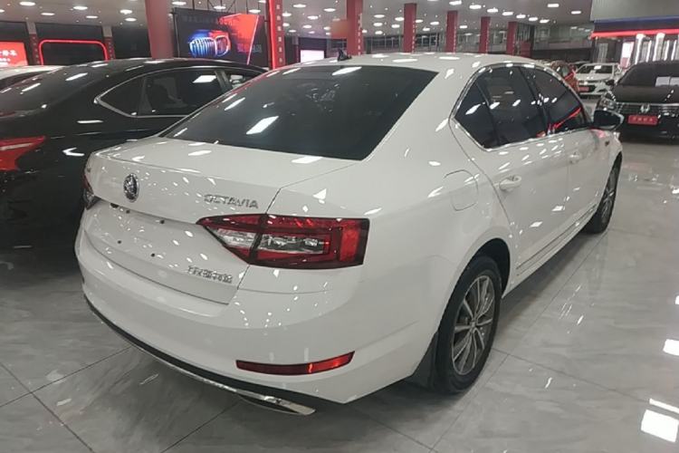 Used Skoda Octavia 2019 1.5L Automatic Comfort Edition Rear Right 45 Deg