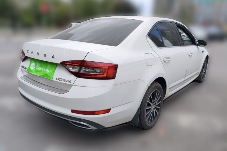 Used Skoda Octavia 2019 1.5L Automatic Smart Drive Luxury Edition China VI Standard Rear Right 45 Deg