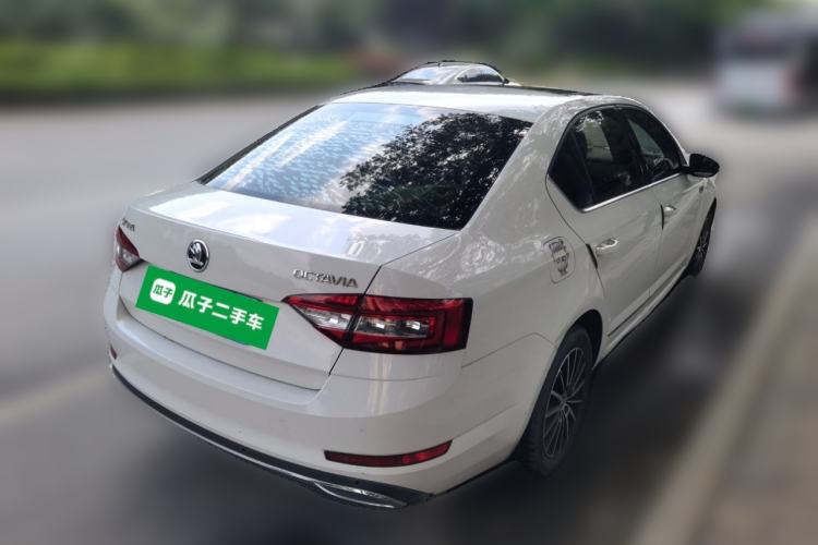 Used Skoda Octavia 2019 1.5L Automatic Luxury Edition Rear Right 45 Deg