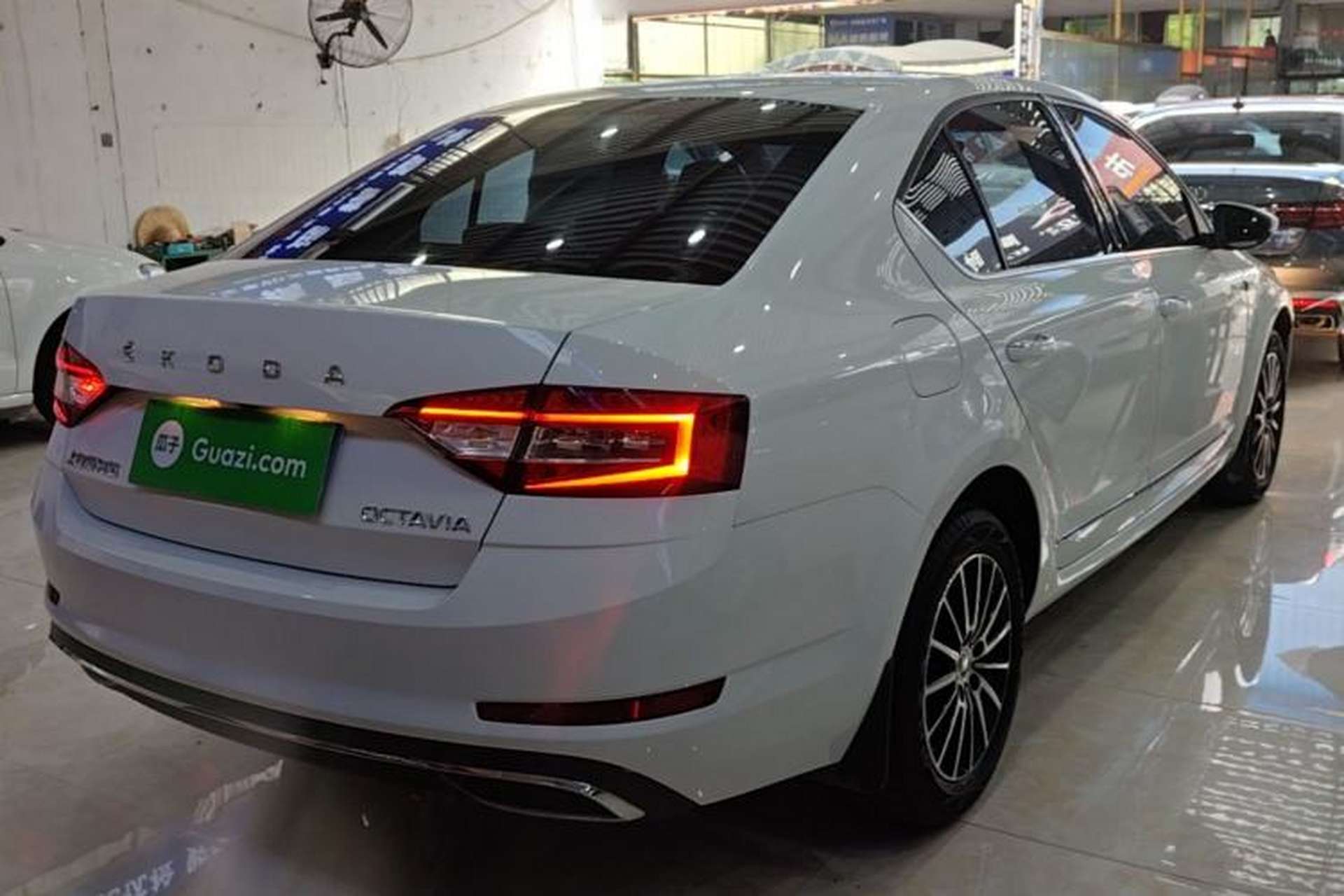 Used Skoda Octavia 2019 1.5L Automatic Smart Drive Luxury Edition China VI Standard Rear Right 45 Deg