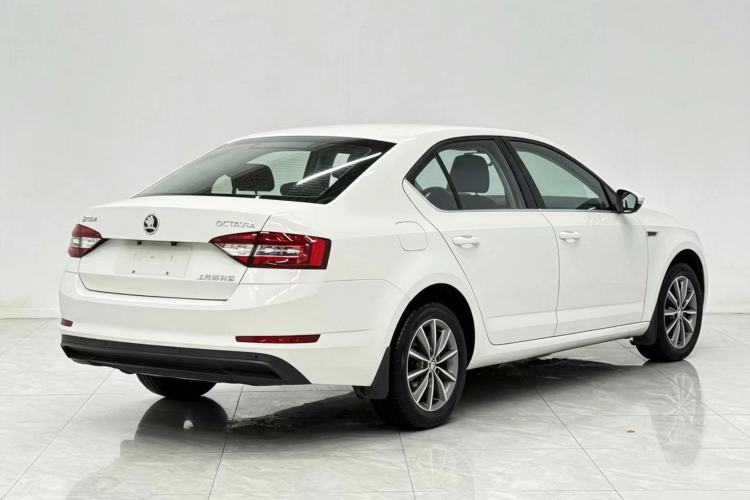 Used Skoda Octavia 2019 1.5L Automatic Comfort Edition Rear Right 45 Deg