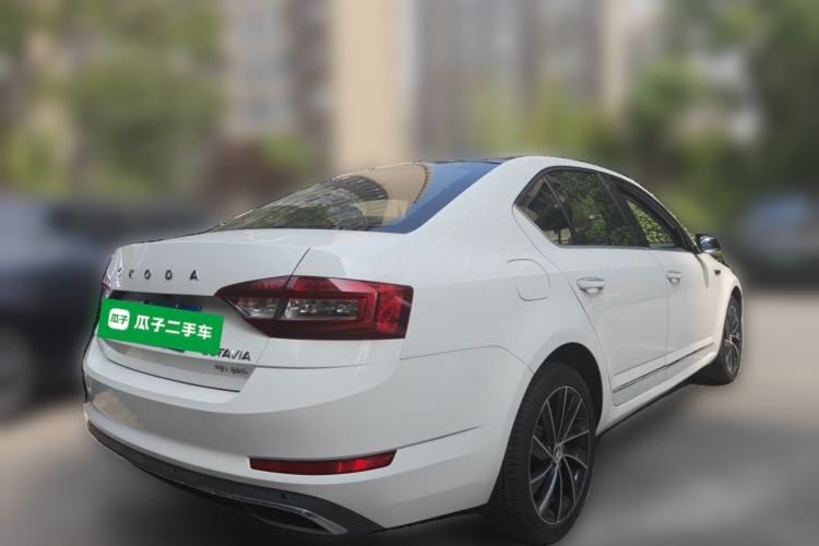 Used Skoda Octavia 2019 TSI280 DSG SmartDrive Luxury Edition China VI Rear Right 45 Deg
