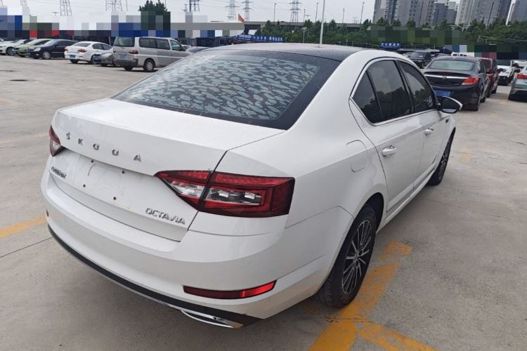Used Skoda Octavia 2019 1.5L Automatic Smart Drive Luxury Edition China VI Standard Rear Right 45 Deg
