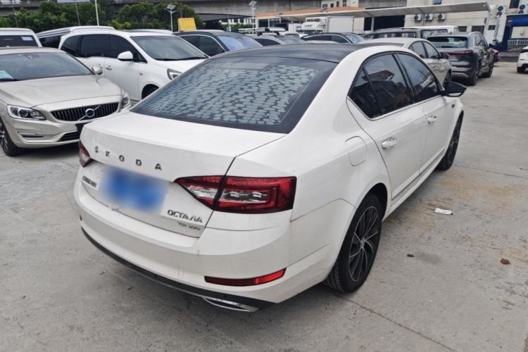Used Skoda Octavia 2019 TSI280 DSG SmartDrive Luxury Edition China VI Rear Right 45 Deg