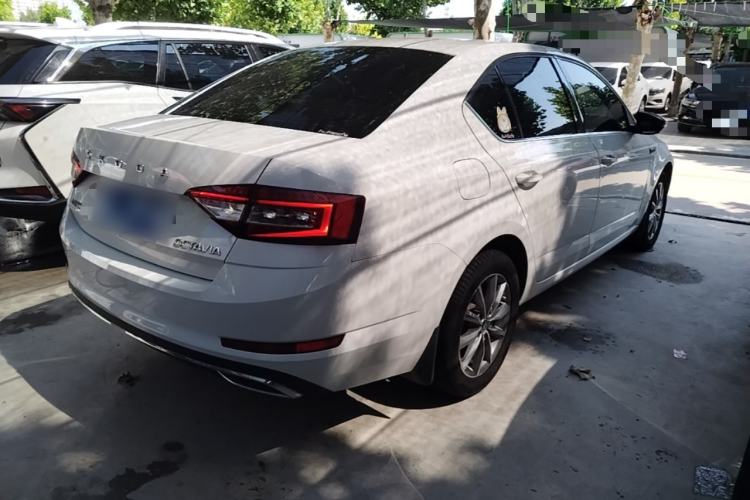 Used Skoda Octavia 2019 1.5L Automatic SmartDrive Comfort Edition China VI Standard Rear Right 45 Deg