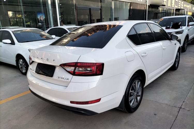 Used Skoda Octavia 2019 1.5L Automatic SmartDrive Comfort Edition China VI Standard Rear Right 45 Deg