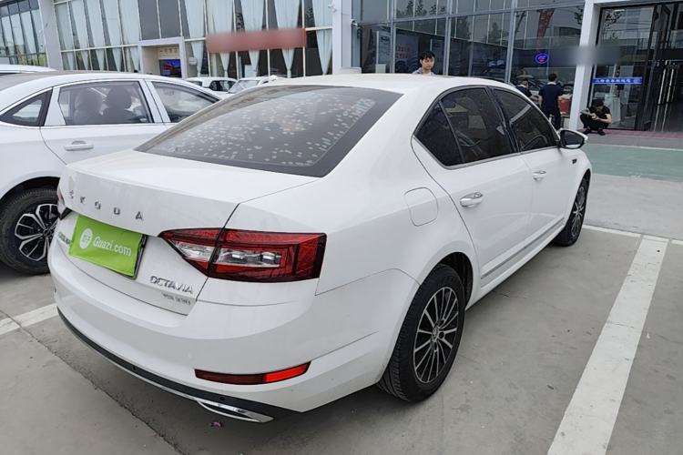 Used Skoda Octavia 2019 TSI230 DSG SmartDrive Luxury Edition China VI Rear Right 45 Deg