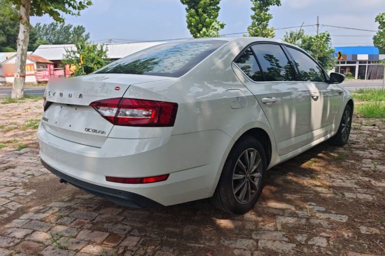 Used Skoda Octavia 2019 1.5L Automatic SmartDrive Comfort Edition China VI Standard Rear Right 45 Deg