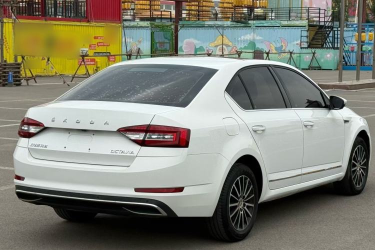 Used Skoda Octavia 2019 1.5L Automatic Smart Drive Luxury Edition China V Standard Rear Right 45 Deg