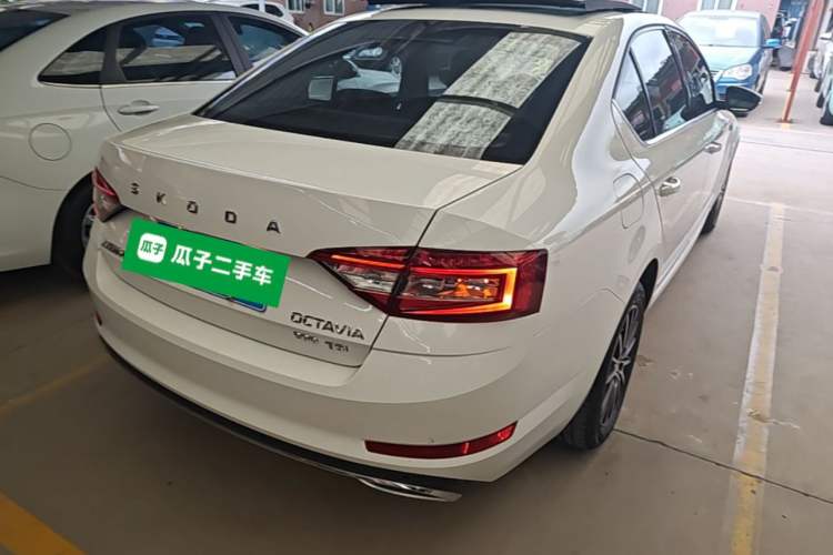 Used Skoda Octavia 2019 1.5L Automatic Smart Drive Luxury Edition China VI Standard Rear Right 45 Deg