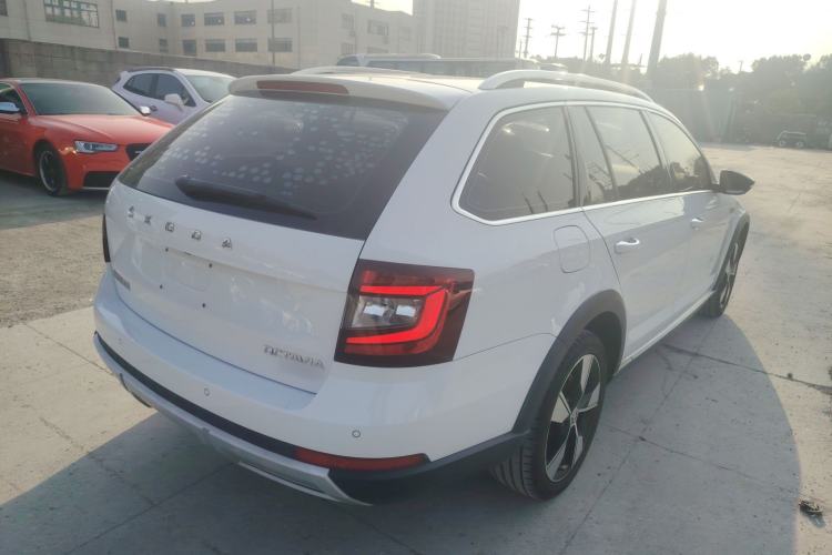 Used Skoda Octavia 2019 TSI280 DSG Luxury Edition Station Wagon China VI Standard Rear Right 45 Deg