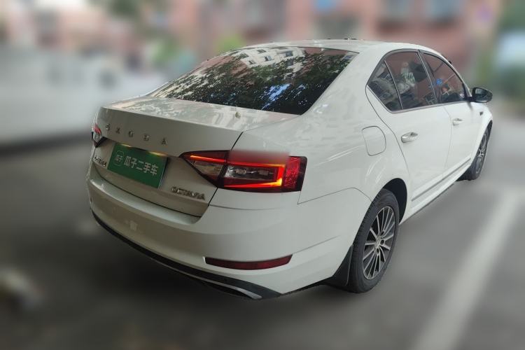 Used Skoda Octavia 2019 1.5L Automatic Smart Drive Luxury Edition China VI Standard Rear Right 45 Deg
