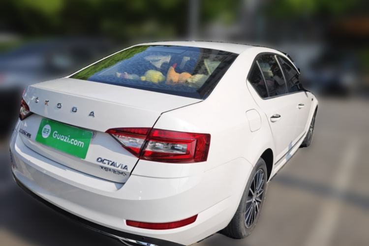 Used Skoda Octavia 2019 TSI230 DSG SmartDrive Luxury Edition China VI Rear Right 45 Deg