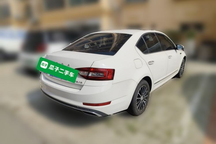 Used Skoda Octavia 2019 1.5L Manual SmartDrive Luxury Edition China VI Standard Rear Right 45 Deg