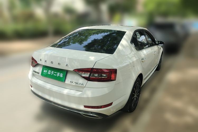 Used Skoda Octavia 2019 1.5L Automatic Smart Drive Luxury Edition China VI Standard Rear Right 45 Deg